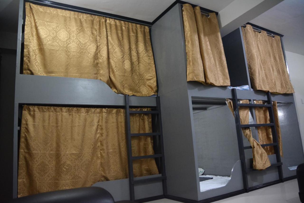 ホテル Sleepadz - Capsule Beds Dormitel In Magsaysay Ave Naga エクステリア 写真